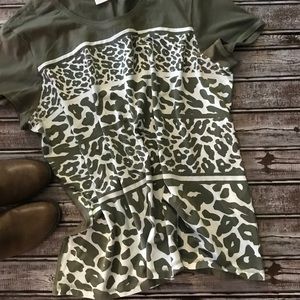 Weekends by Chico’s Top Giraffe Print Front Size 3